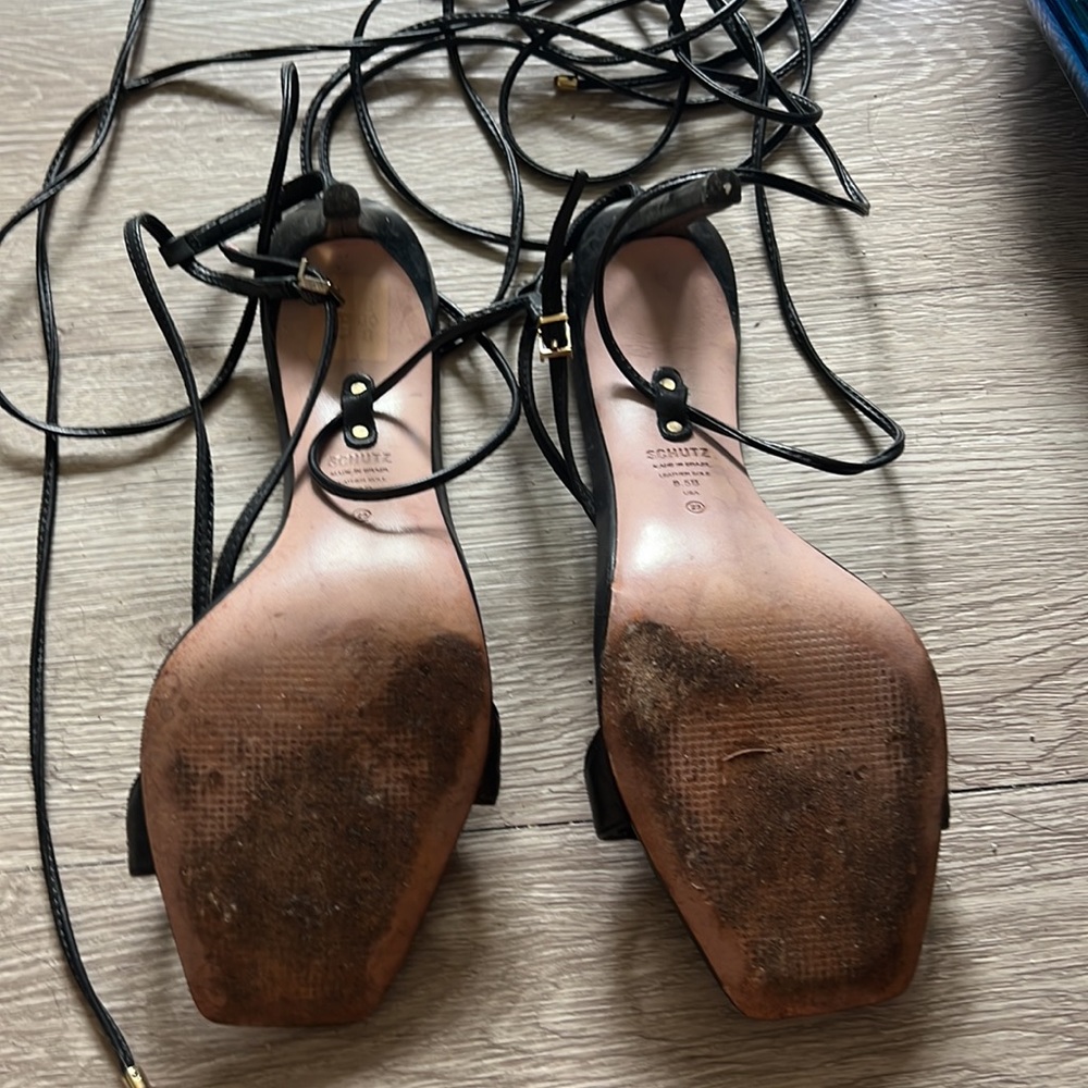 Schultz heels - Picture 3 of 4